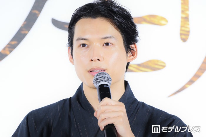 SixTONES松村北斗、喧嘩した“相手”明かす「僕の言い草を真似するようになってきて」【白鳥とコウモリ】
