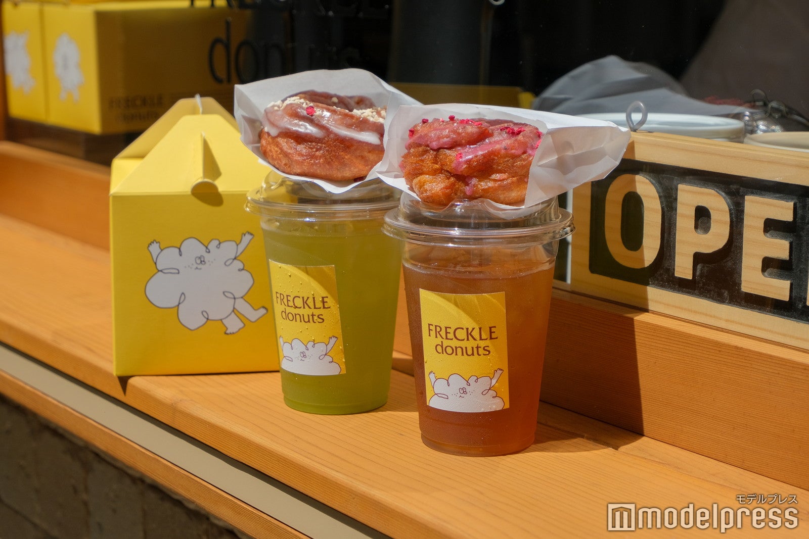 【2024年最新情報】注目のフレンチクーラー専門店「FRECKLE donuts」毎日約300個売れるこだわりの味の秘密