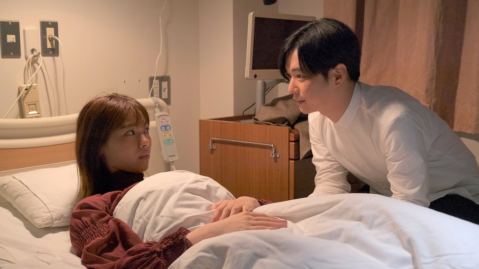 （C）「ホットママ」製作委員会