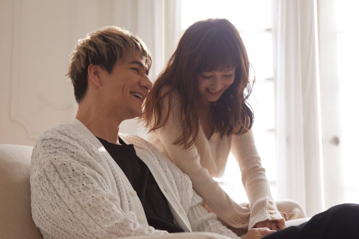 JOY、わたなべ麻衣(提供写真)