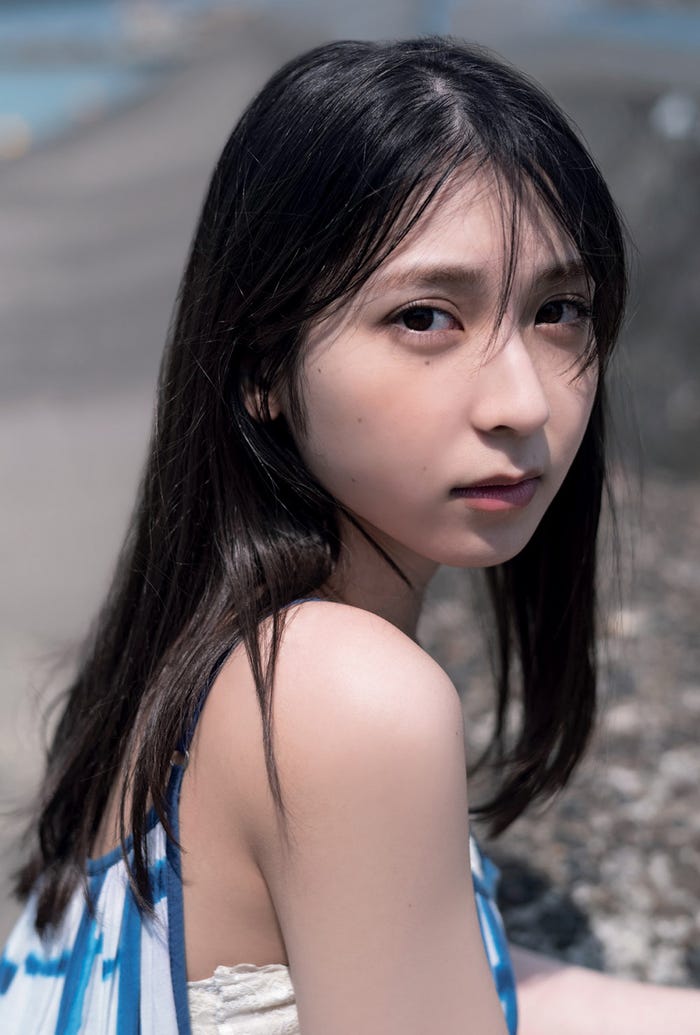 松岡菜摘「blt graph.vol.78」(東京ニュース通信社刊)セブンネットショッピング購入特典ポストカード(提供写真)