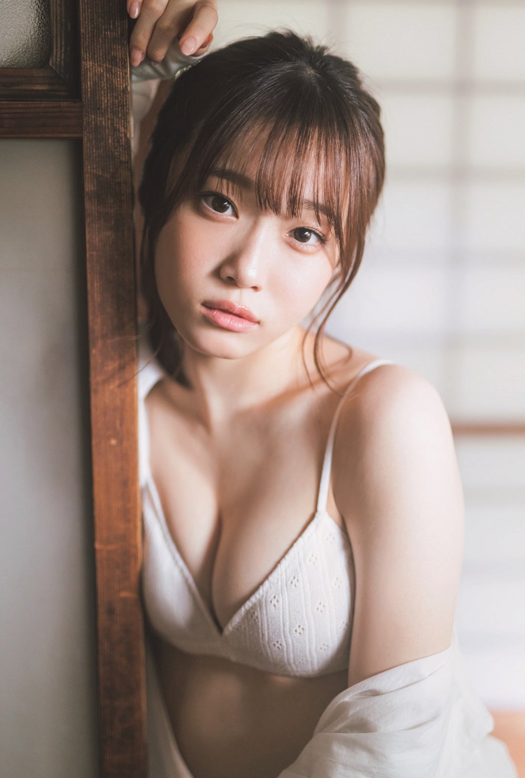 画像12/13) 乃木坂46秋元真夏、ドキッとする表紙カット解禁