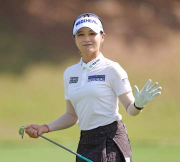 「透明感すごいな」日本ツアー入会初戦に「ドキドキ」26歳美人ゴルファーに騒然「相変わらずかわゆい」