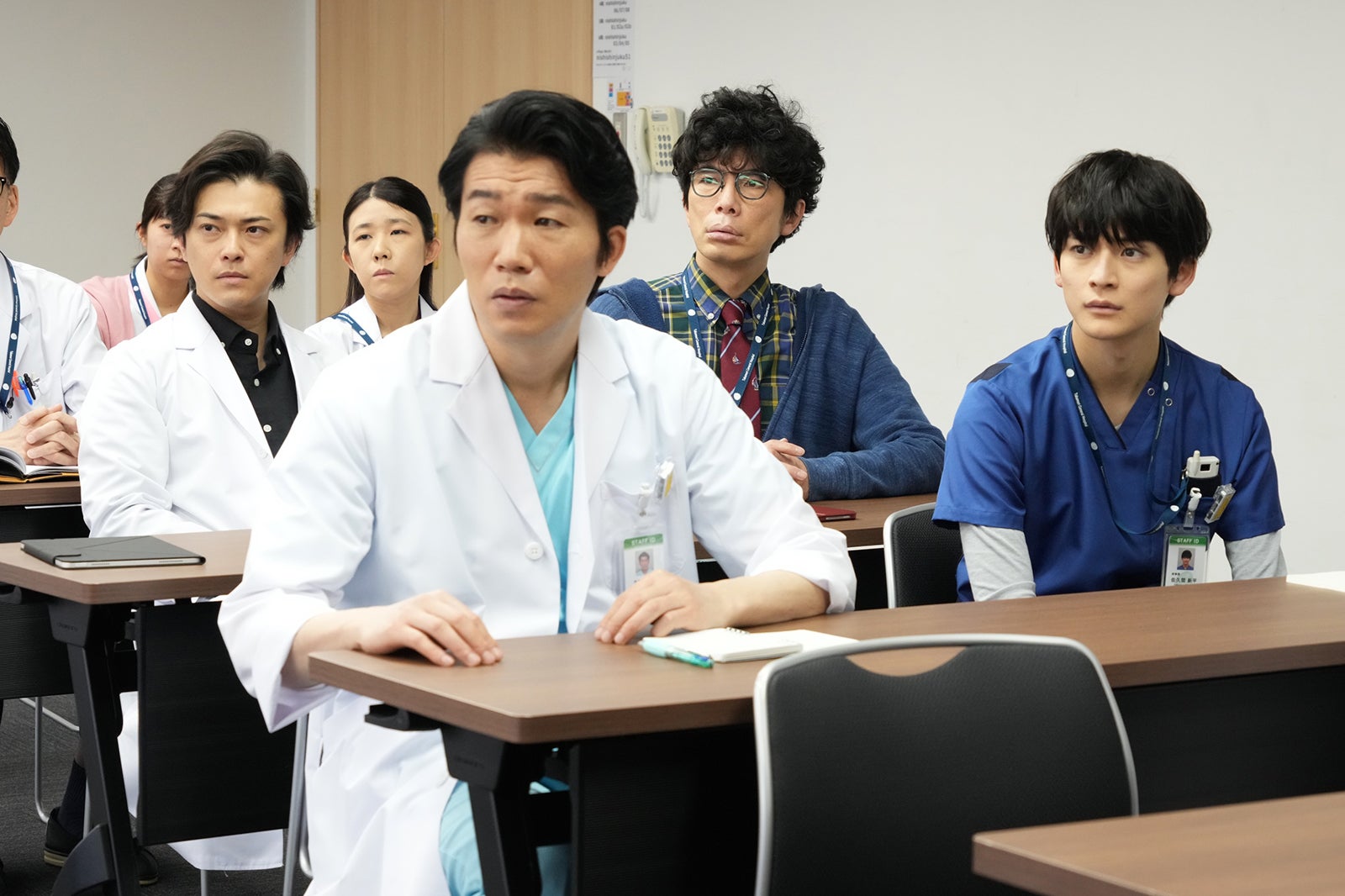 （左から）勝地涼、高橋努、片桐仁、高橋文哉 （C）フジテレビ