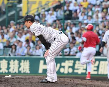 阪神まさか 九回に岩崎が1点リード守れず 先頭・菊池への四球きっかけに痛恨失点 「あと1球」コールの甲子園が悲鳴