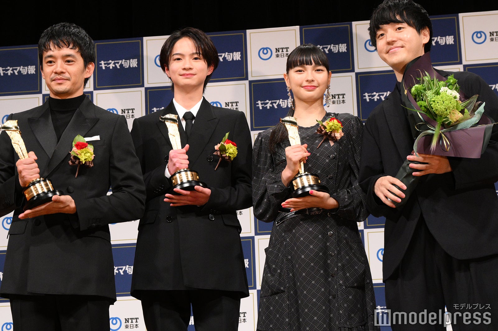 池松壮亮、越山敬達、中西希亜良、奥山大史監督（C）モデルプレス