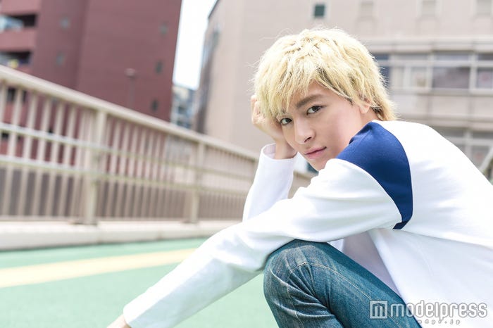 金髪姿になった高杉真宙/撮り下ろし(C)モデルプレス