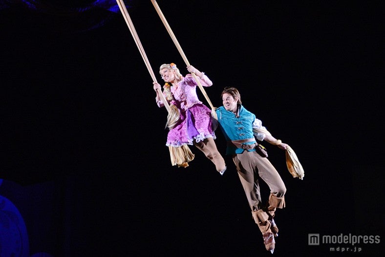 「ディズニー・オン・アイス」新演出“エアリアル”フリン、ラプンツェル