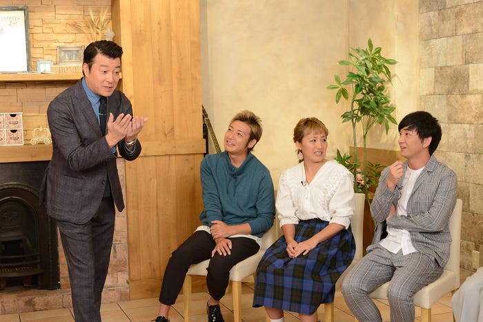 (左から)加藤浩次、つるの剛士、丸山桂里奈、向井慧(C)読売テレビ