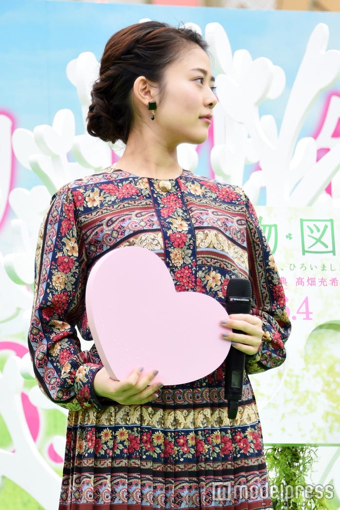 ファッションチェック:編み込みヘア×ピアスのバランスが可愛い/高畑充希(C)モデルプレス