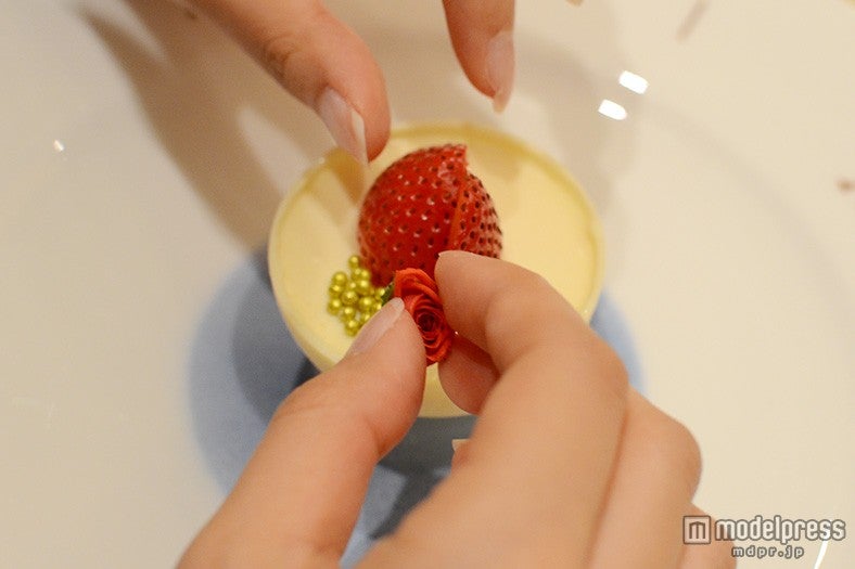 デザートをデコレーション