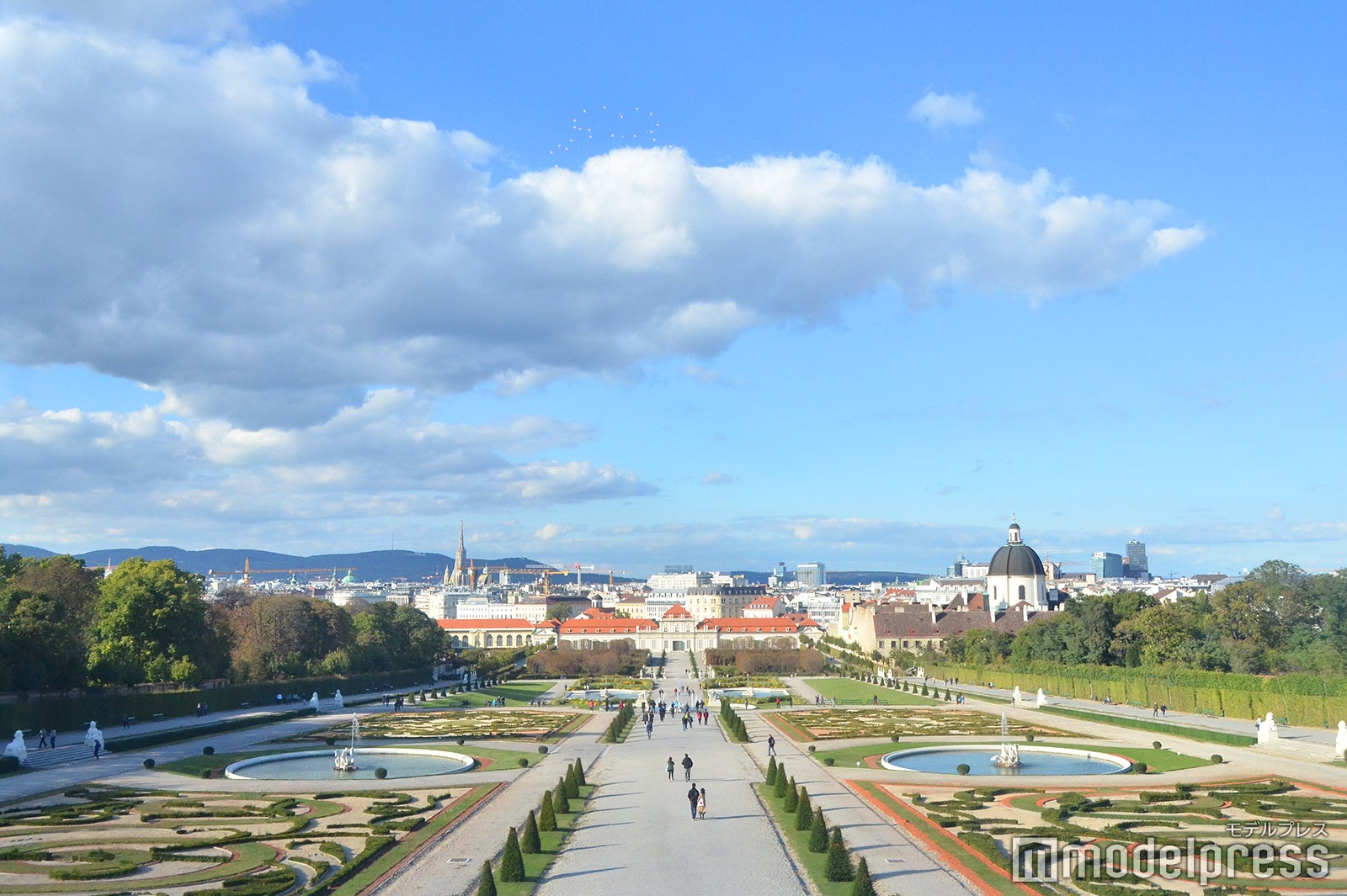 ベルヴェデーレ宮殿の庭園（C）モデルプレス