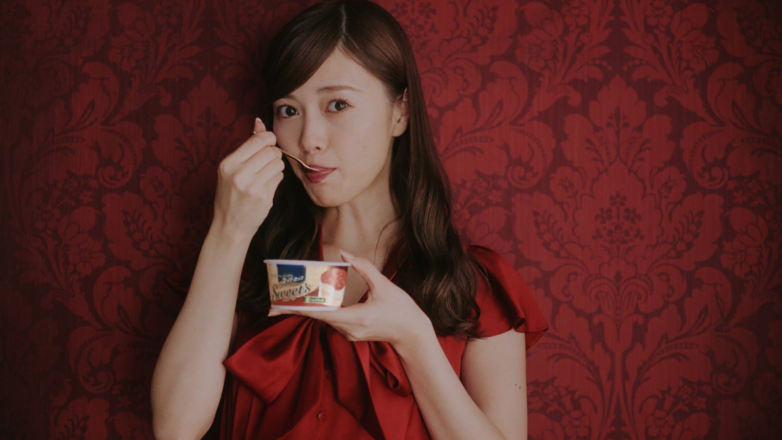 乃木坂46／新CMより（C）乃木坂46LLC