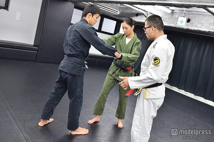 高度な技にも挑戦/菜々緒