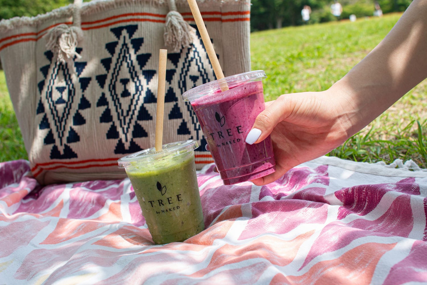 明治公園隣接のオーガニックカフェ「ツリーバイネイキッド メイジパーク」2023年4月オープン