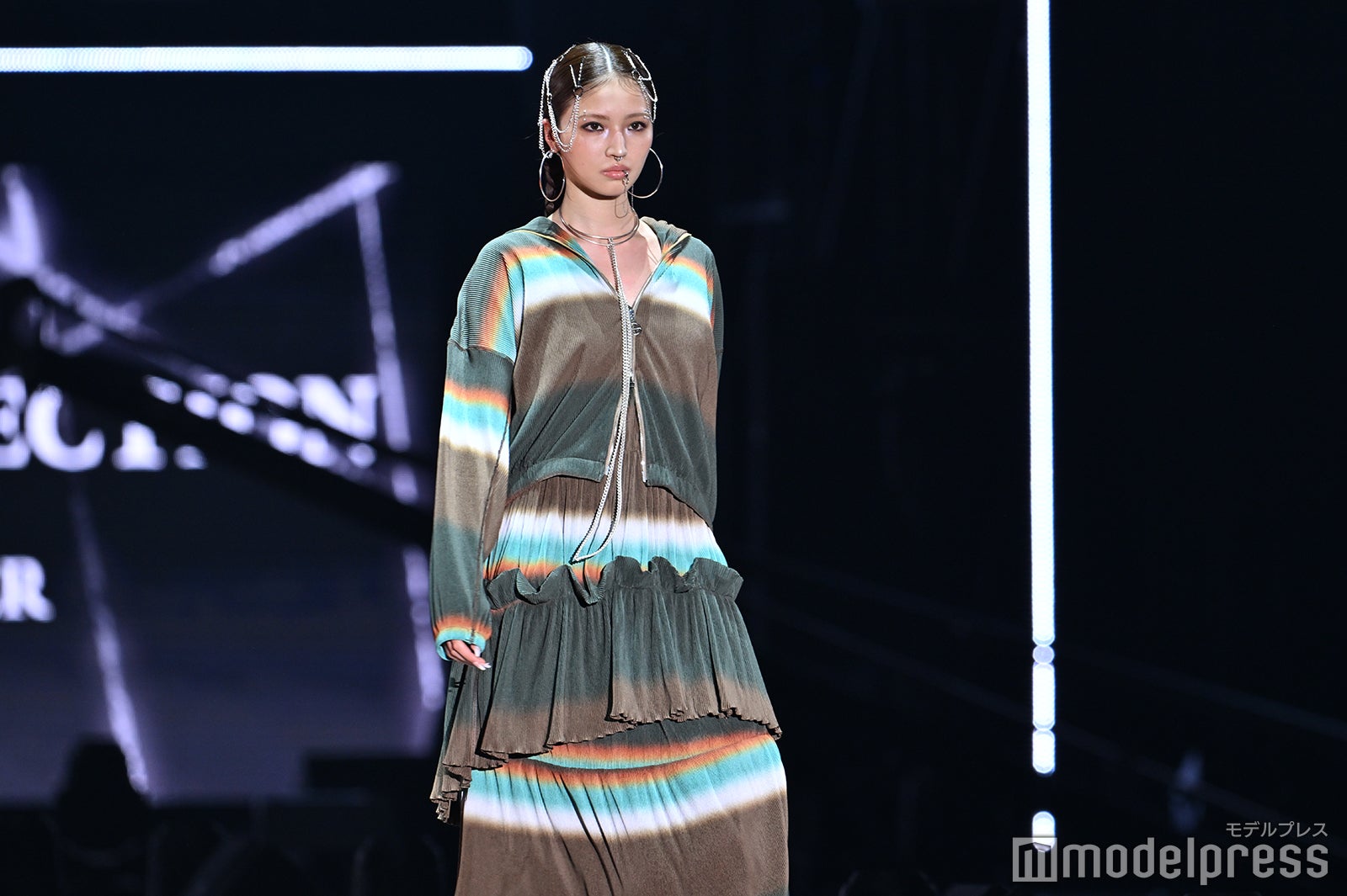 （C）モデルプレス