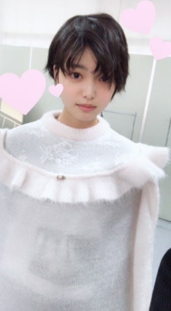 欅坂46平手友梨奈のギャップがすごい 上村莉菜の私服でイケメンから ふわふわ妖精 に モデルプレス