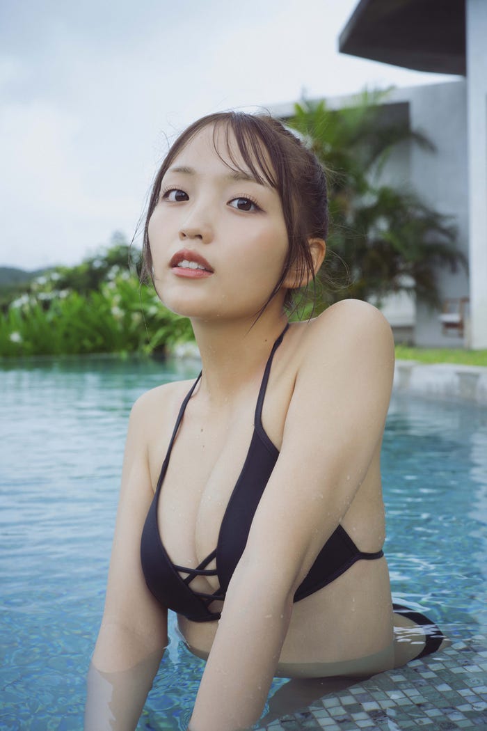 ねお/ファーストデジタル写真集「ねおism.」(C)藤原 宏/集英社