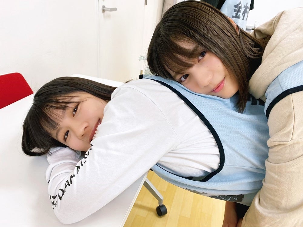 日向坂46写真集「日向撮」濱岸ひより“推しカバー”解禁 小坂菜緒も虜の