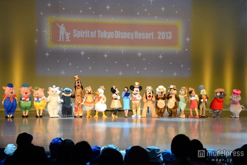 多くのディズニーキャラクターたちが登場