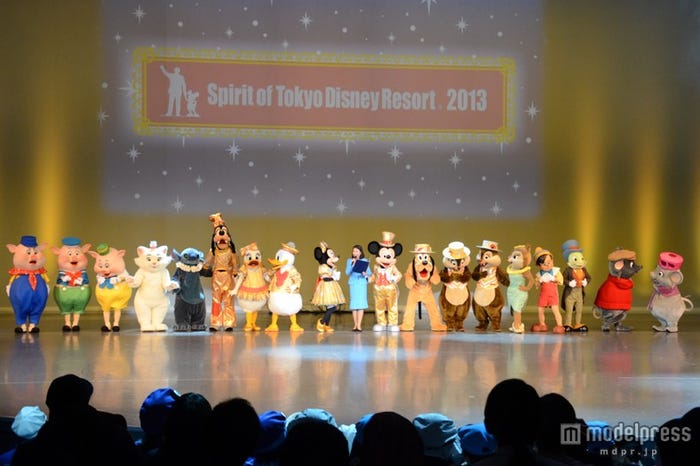 多くのディズニーキャラクターたちが登場