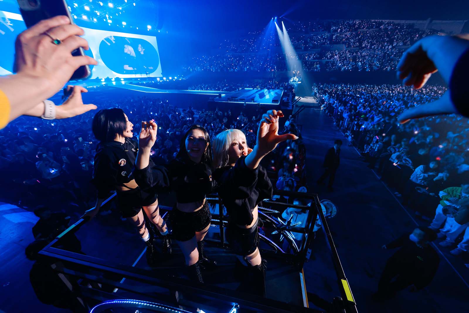 ヒカルら（C）上山陽介／木村泰之