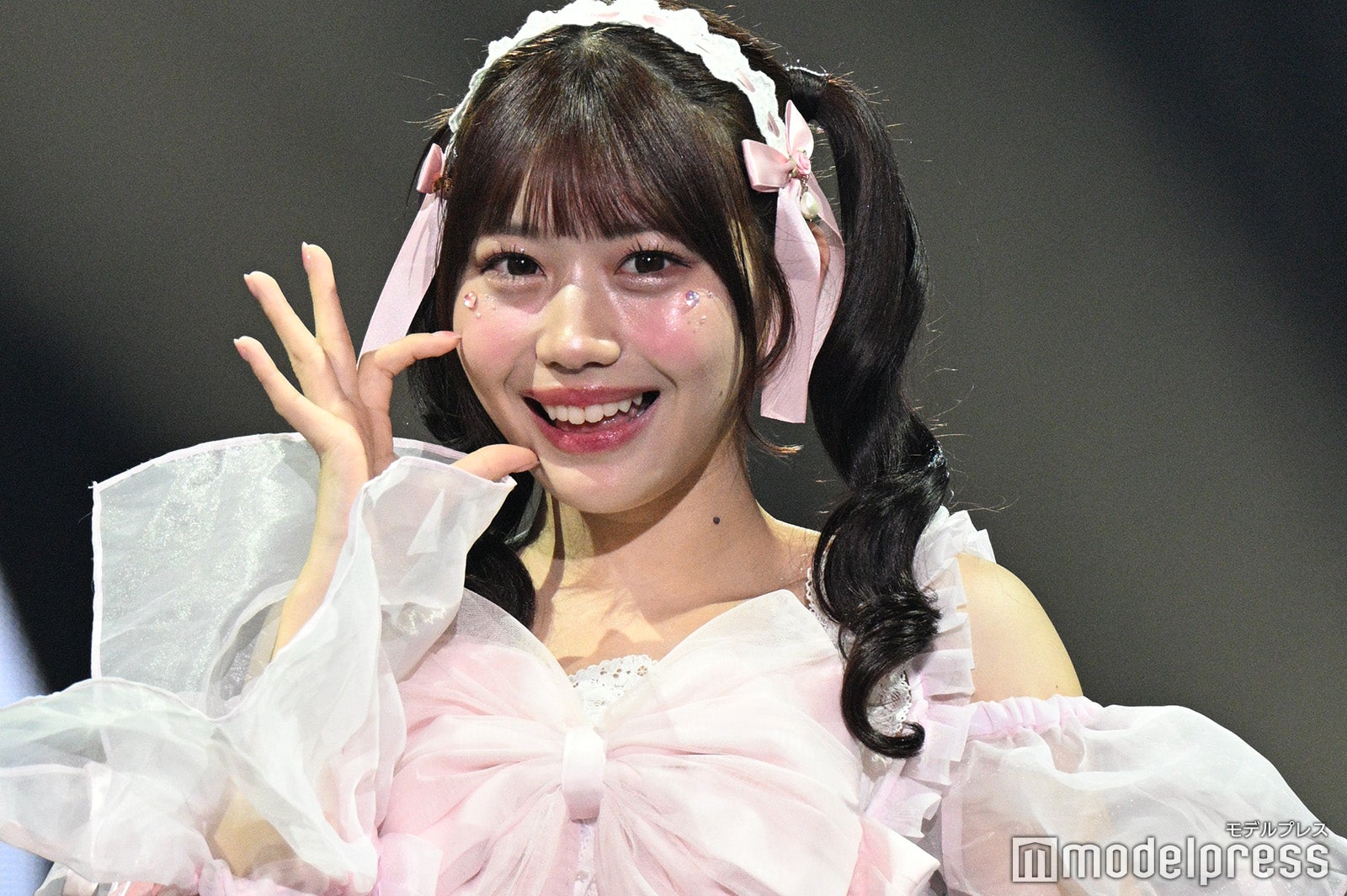 SWEET STEADY白石まゆみ、リボンたっぷり天使コーデで魅了