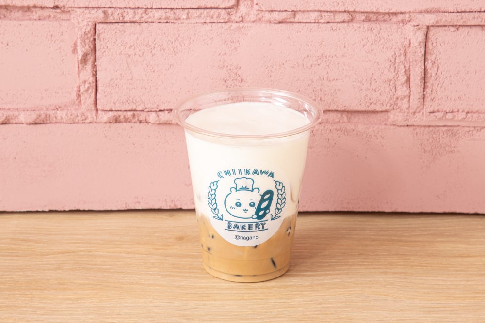 アイスカフェラテ税込690円（C）nagano