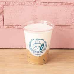 アイスカフェラテ税込690円(C)nagano