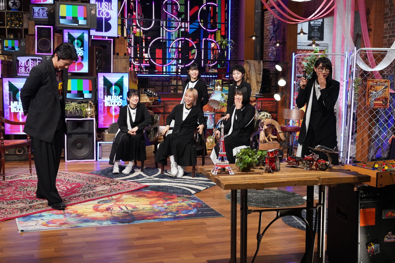 （左から）田中圭、BiSH （C）日本テレビ