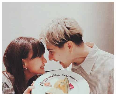 JOY、妻・わたなべ麻衣と「見つめ合うと素直におしゃべり出来ない」 接近2ショットが話題