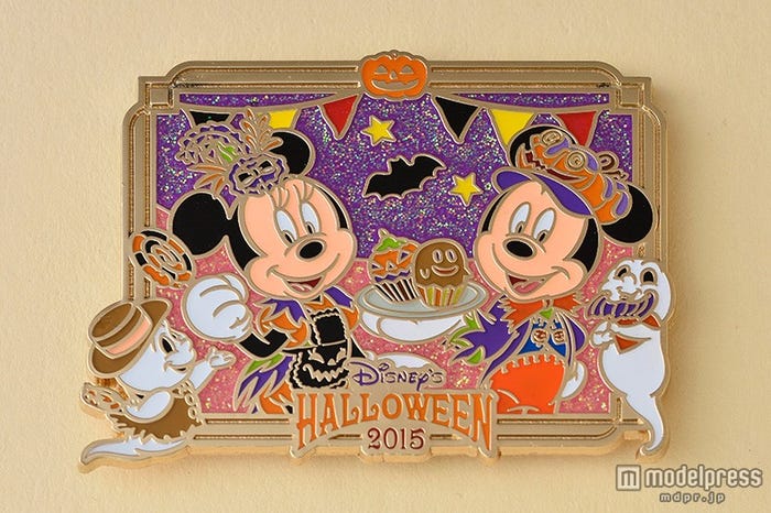 「花 Hana」ディナー限定オリジナルピン※オリジナルピンは無くなり次第終了(C)Disney