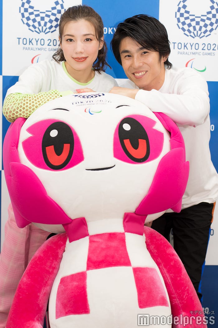 仲里依紗、中尾明慶(C)モデルプレス