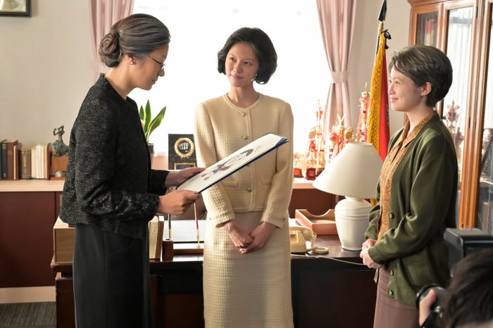 瀧内公美、志田彩良、今田美桜「あんぱん」第129話(C)NHK