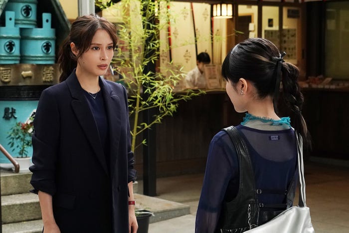 広瀬アリス、福本莉子「全領域異常解決室」(C)フジテレビ