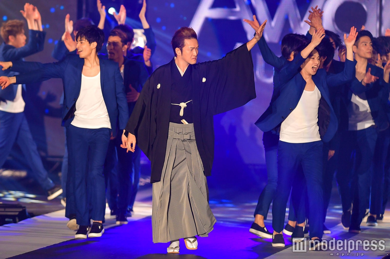 中村獅童（中央）／ （C）モデルプレス