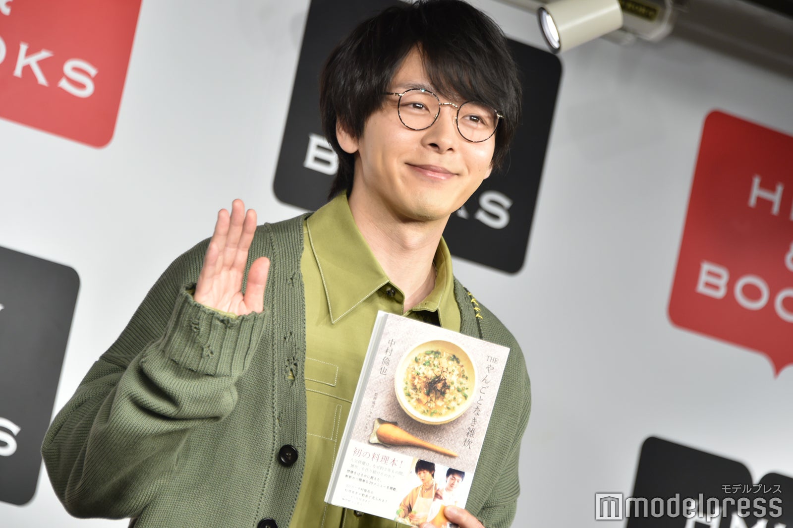 「著者の中村倫也です」と丁重に挨拶した中村倫也（C）モデルプレス