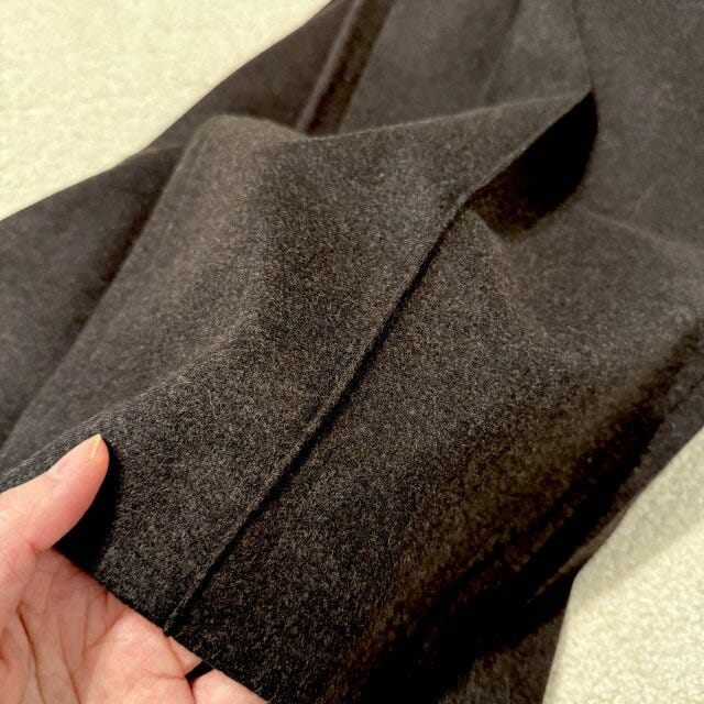 ユニクロブラッシュドジャージーワイドパンツの生地感