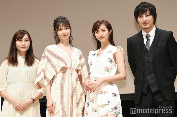 松本花奈監督、八木アリサ、堀田茜、塚本高史(C)モデルプレス