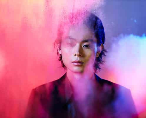 菅田将暉「いくつかのハプニングがありました」 ラブソング「呼吸」の世界観を表現したMV完成