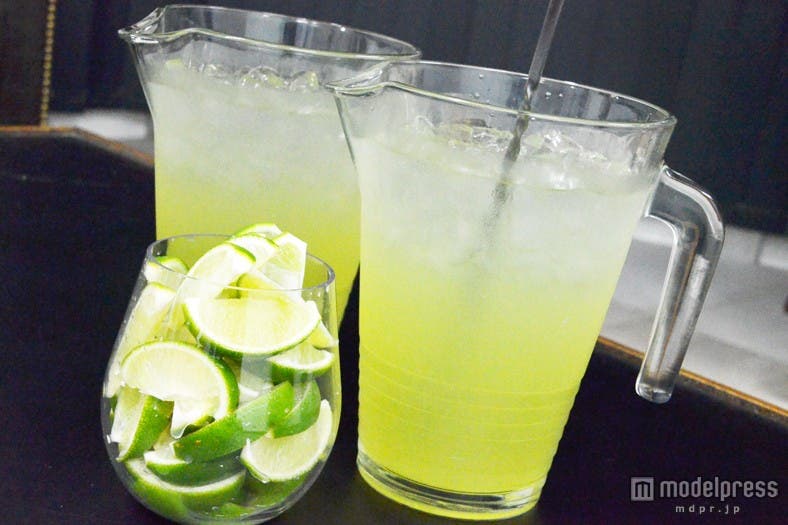 しっかりライム付きの本格マルガリータ