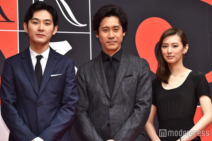 (左から)松田龍平、大泉洋、北川景子(C)モデルプレス