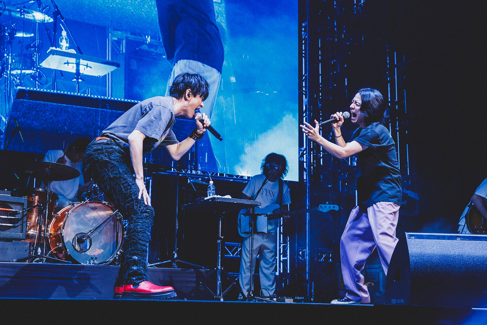 荒井麻珠、約6年ぶりSERINAとコラボ「夢が1つ叶った瞬間」2nd