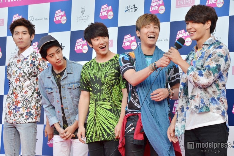 FTISLAND（左から）ソン・スンヒョン、イ・ジェジン、チェ・ミンファン、イ・ホンギ、チェ・ジョンフン