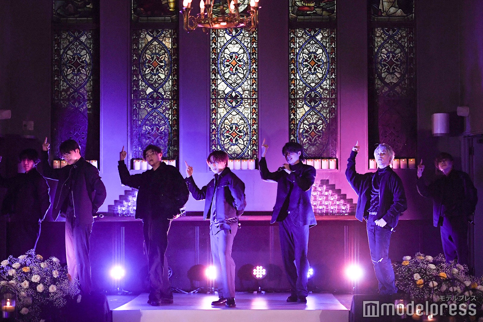 BE:FIRST、教会舞台に息ピッタリ圧巻パフォーマンス 飛行機に初めて乗ったメンバーは？＜札幌コレクション2021＞