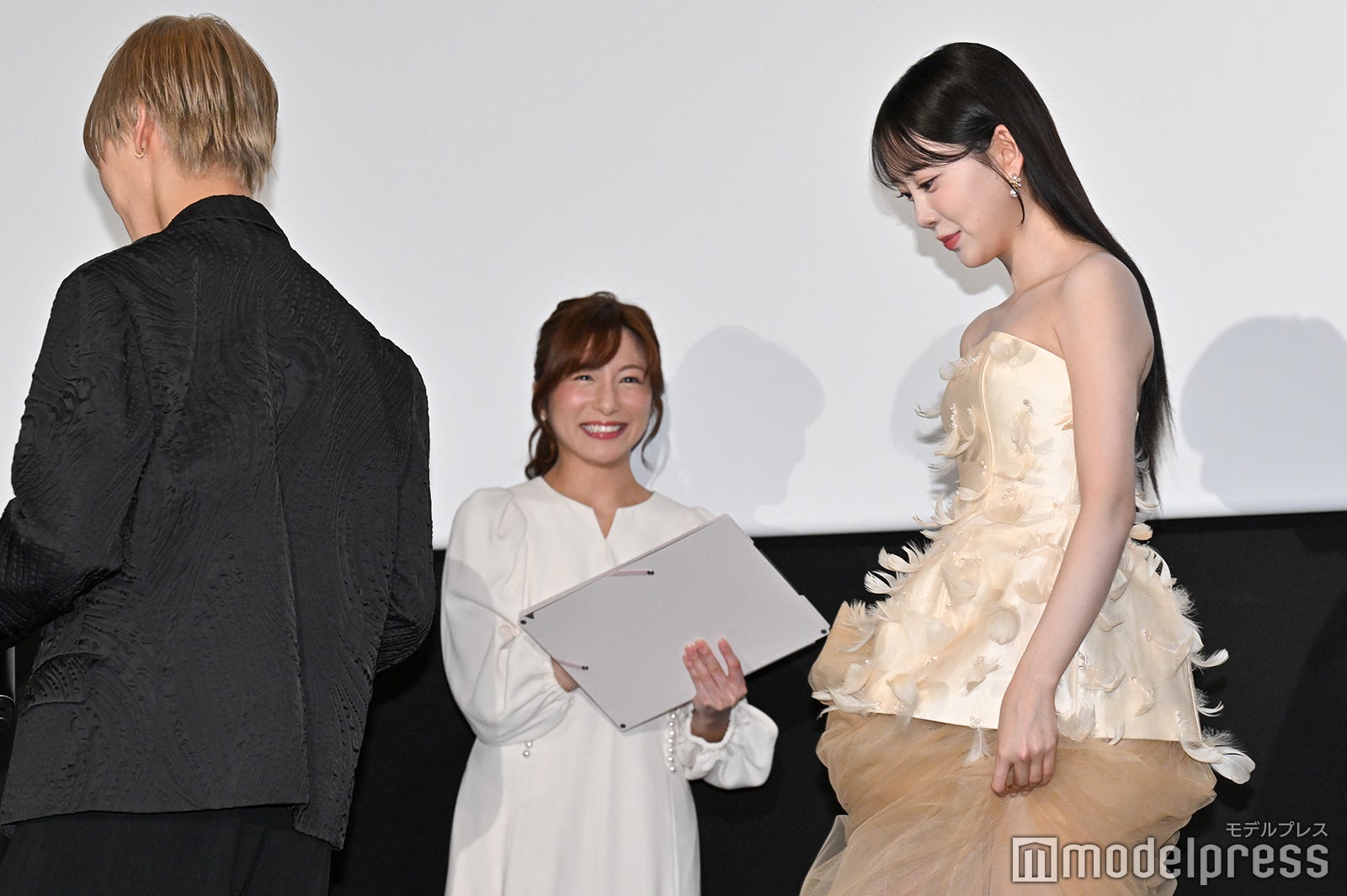 松井奏、堀未央奈（C）モデルプレス