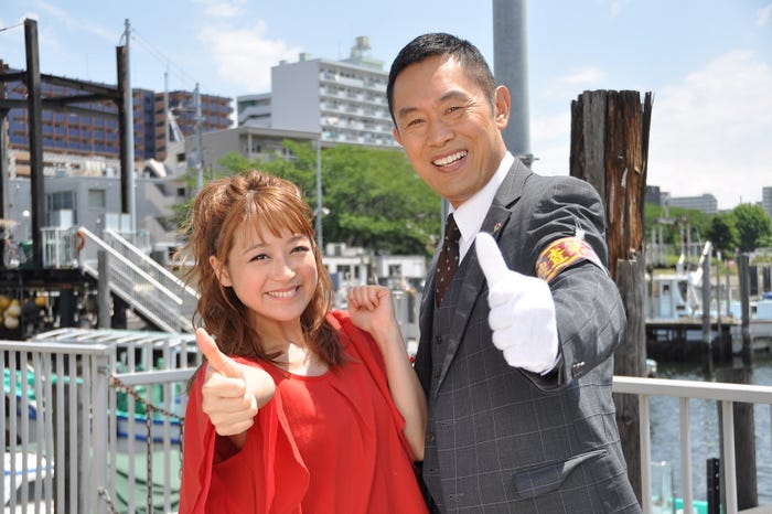 鈴木奈々、内藤剛志 (C)テレビ朝日