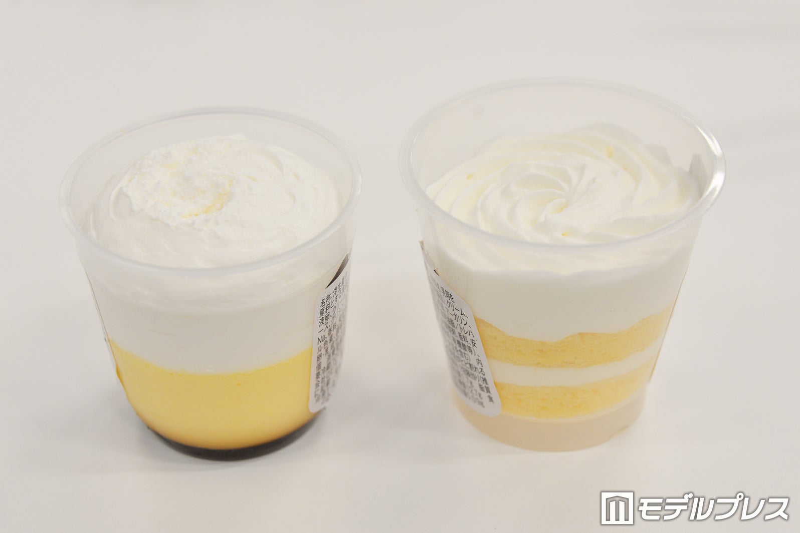（左から）「クリームに溺れるとろけるプリン」「ほぼクリームのケーキ」（C）モデルプレス