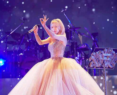 浜崎あゆみ、デビュー20周年ツアー開幕 サプライズに号泣「とっても幸せ」