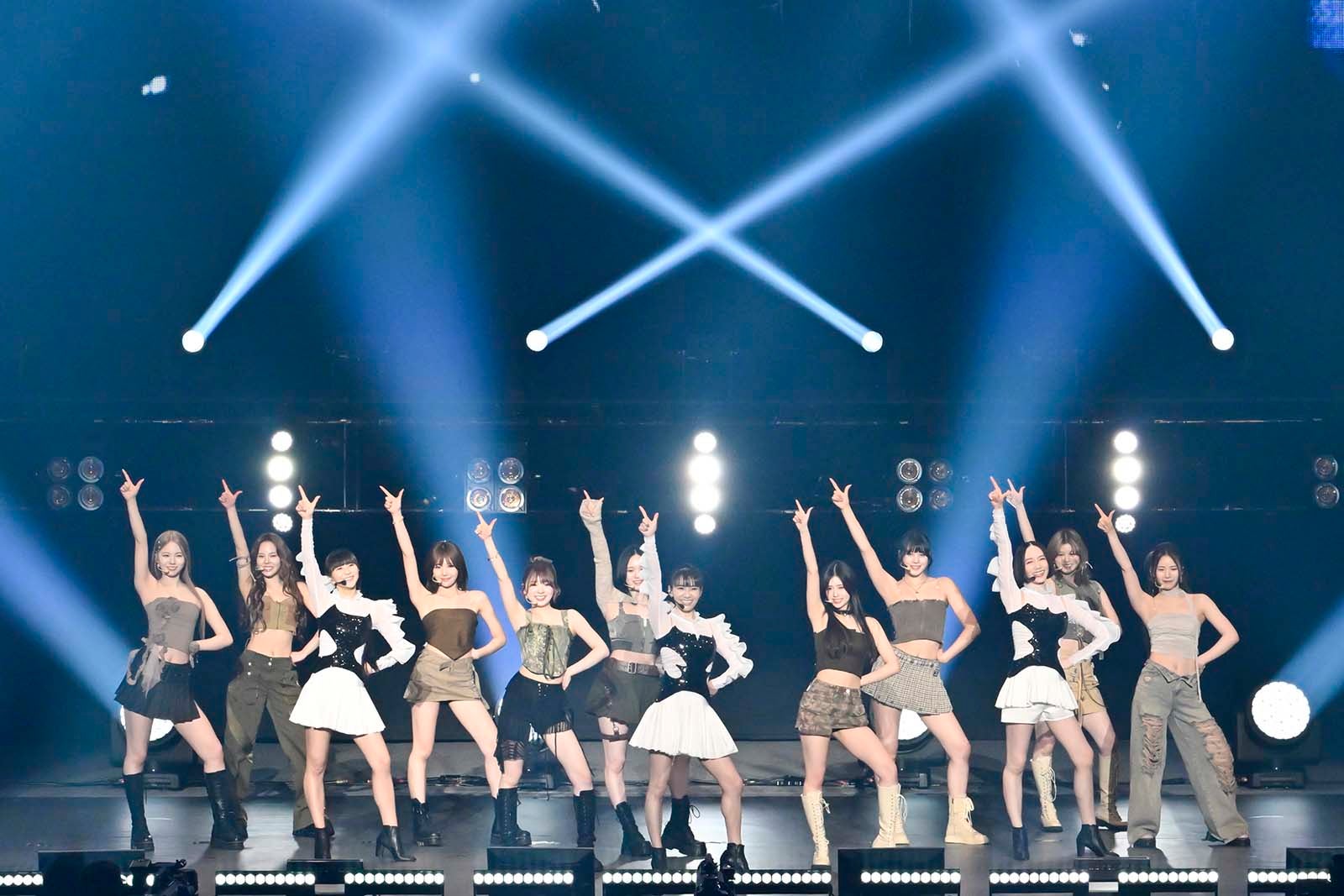 Perfume、NiziU ／撮影：ハタサトシ、高田梓